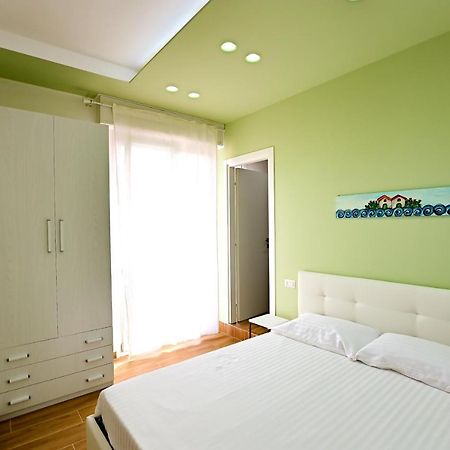 Kore Suites&Apartments Locri Eksteriør billede